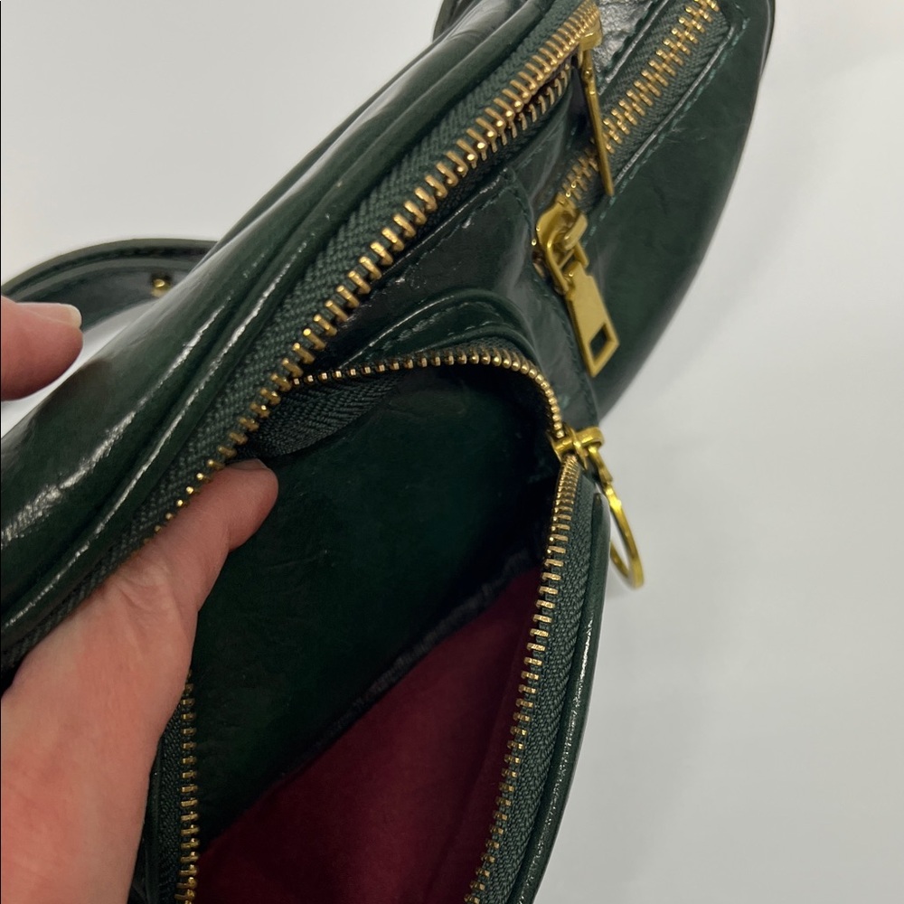 🔥Y2K Green PU Leather Crossbody Belt Bag | Gold Hardware Vintage-Inspired - Picture 3 of 6